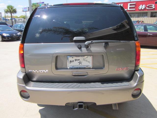 GMC Envoy 2007 photo 1