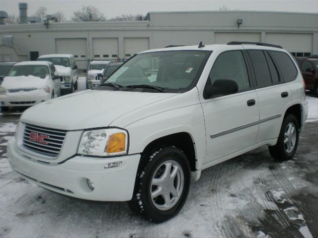 GMC Envoy 2008 photo 2