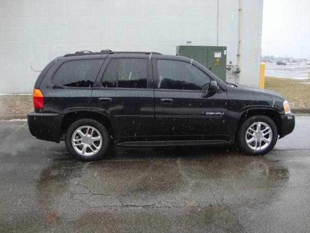 GMC Envoy 2008 photo 1