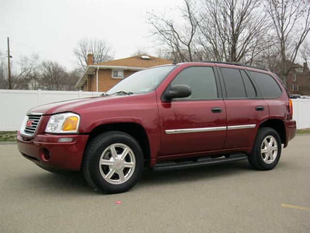 GMC Envoy 2008 photo 2