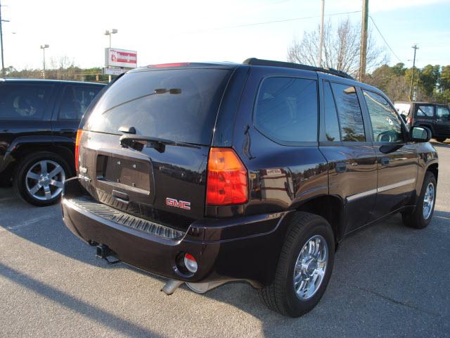 GMC Envoy 2008 photo 2