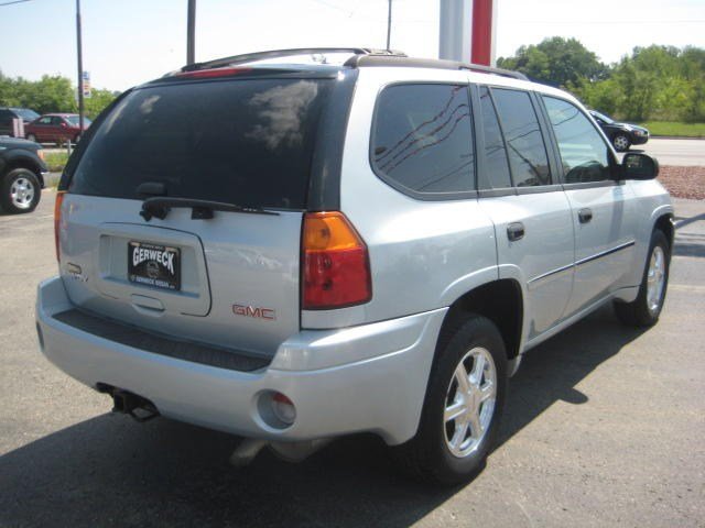 GMC Envoy 2008 photo 2