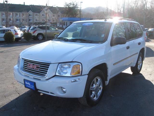 GMC Envoy 2008 photo 2