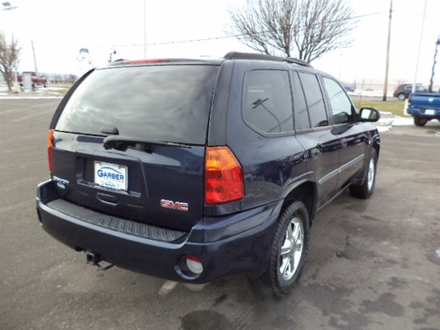 GMC Envoy 2008 photo 2