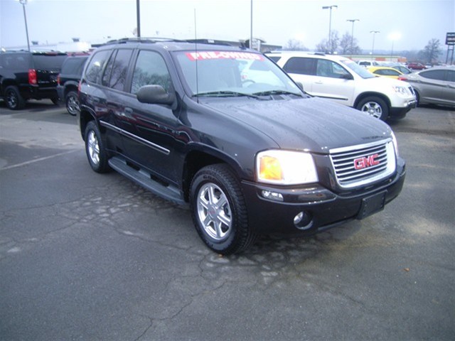 GMC Envoy 2008 photo 2