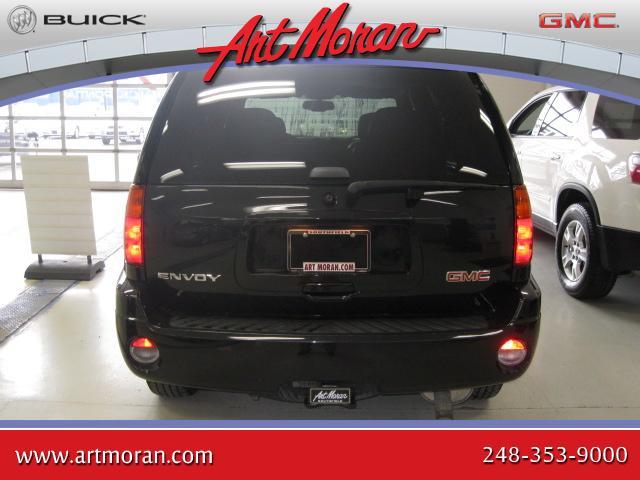 GMC Envoy 2008 photo 2