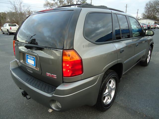 GMC Envoy 2008 photo 2