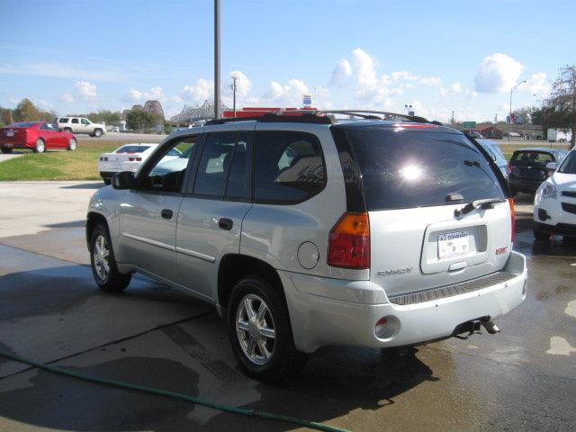 GMC Envoy 2008 photo 2