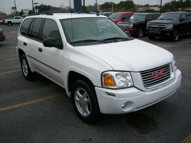 GMC Envoy 2008 photo 2