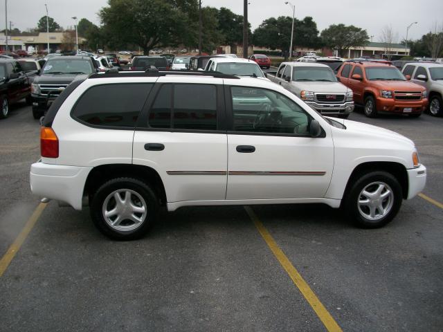 GMC Envoy 2008 photo 3