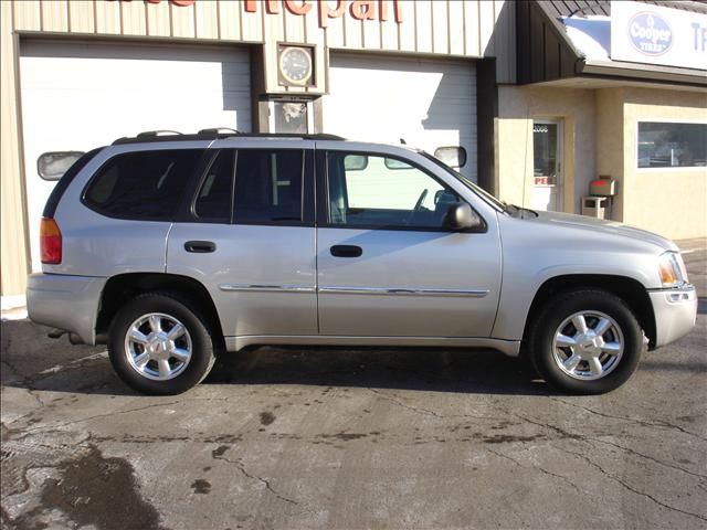 GMC Envoy 2008 photo 2