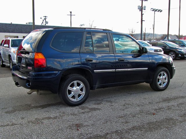 GMC Envoy 2008 photo 1