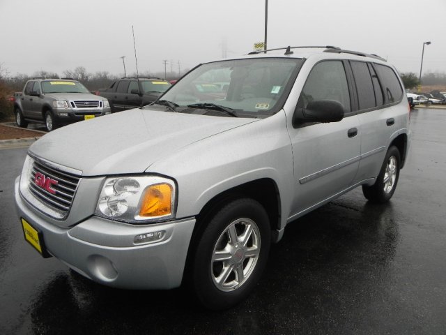 GMC Envoy 2008 photo 1