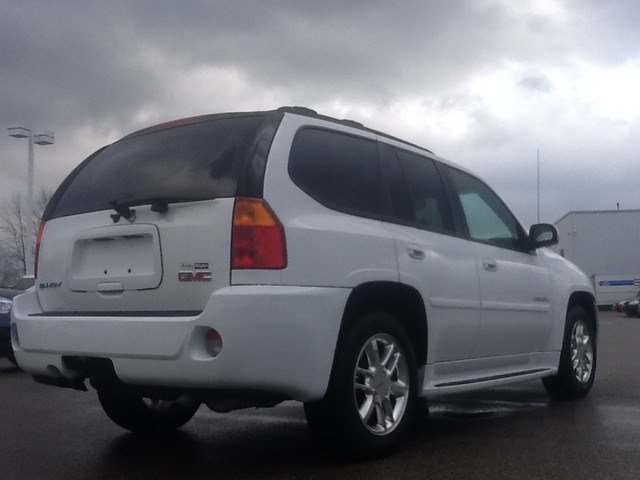 GMC Envoy 2008 photo 3