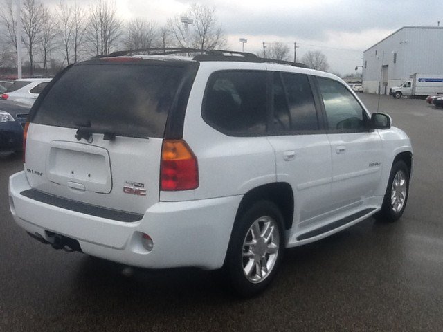 GMC Envoy 2008 photo 2