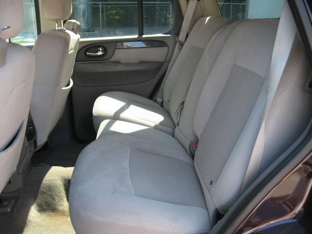 GMC Envoy 2008 photo 2