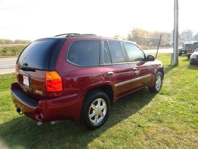 GMC Envoy 2008 photo 2