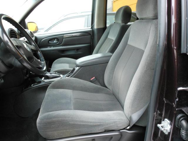 GMC Envoy 2008 photo 2