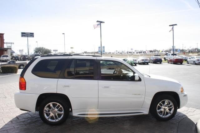 GMC Envoy 2009 photo 1