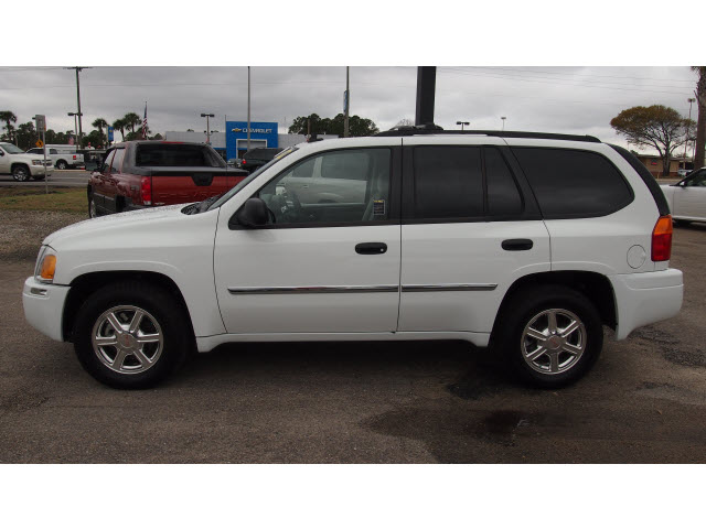 GMC Envoy 2009 photo 2