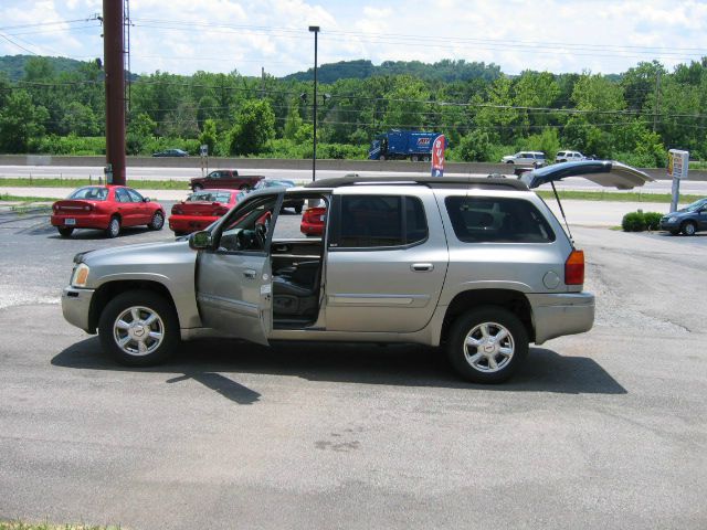 GMC Envoy XL 2003 photo 2