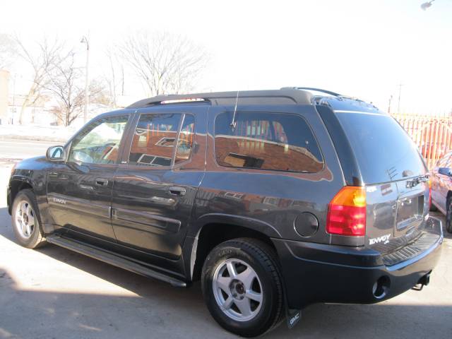 GMC Envoy XL 2003 photo 2