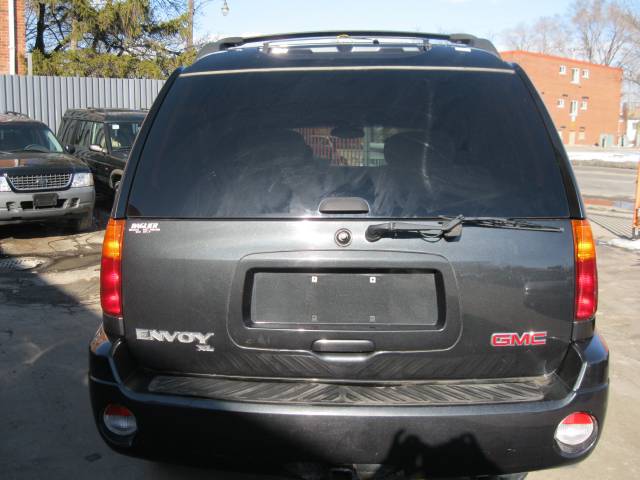 GMC Envoy XL SLT Sport Utility