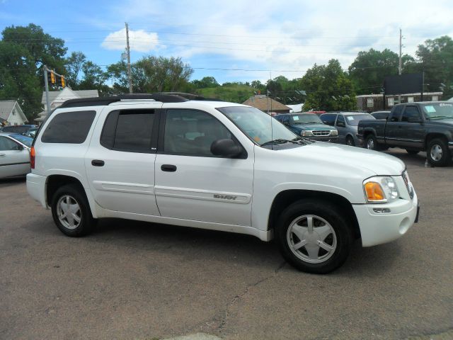 GMC Envoy XL 2003 photo 2