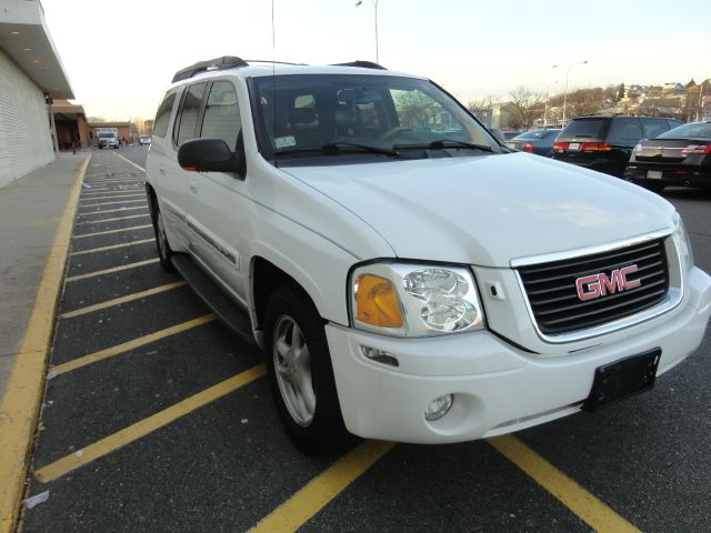 GMC Envoy XL 2003 photo 2