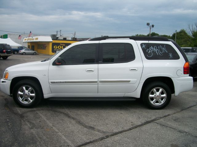 GMC Envoy XL 2003 photo 2