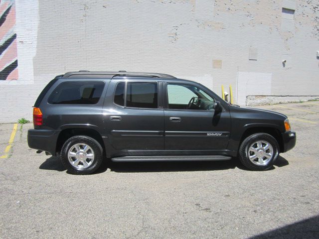 GMC Envoy XL 2003 photo 3