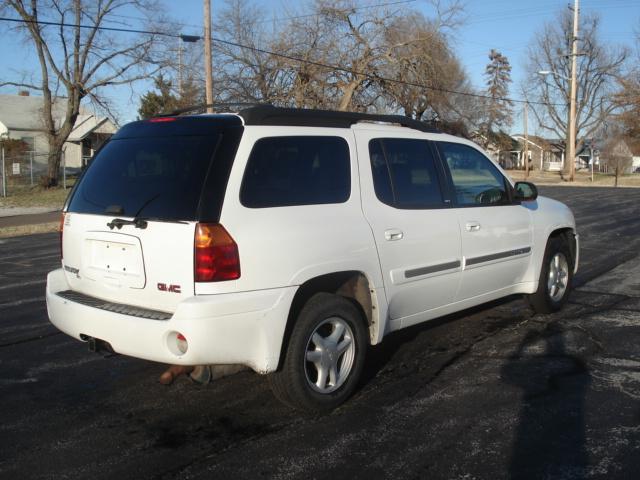 GMC Envoy XL 2003 photo 2