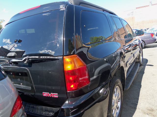 GMC Envoy XL 2003 photo 3