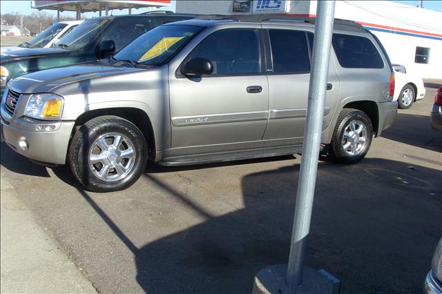 GMC Envoy XL 2003 photo 2