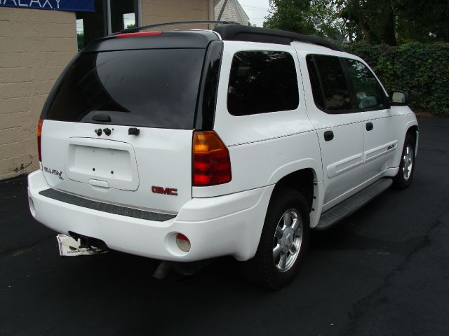 GMC Envoy XL 2003 photo 1