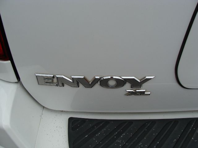 GMC Envoy XL 2003 photo 3