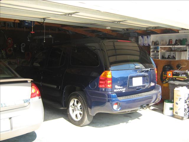 GMC Envoy XL SLT Sport Utility