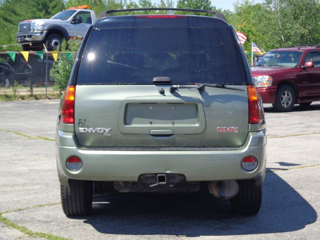 GMC Envoy XL 2004 photo 2