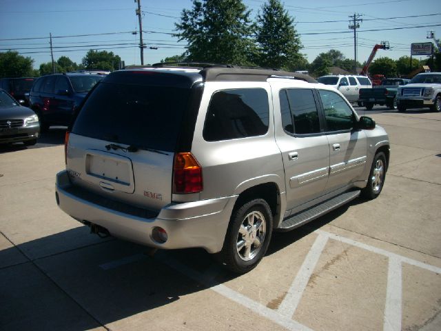 GMC Envoy XL 2004 photo 4