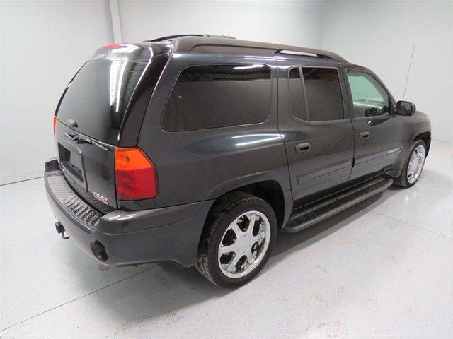 GMC Envoy XL 2004 photo 2