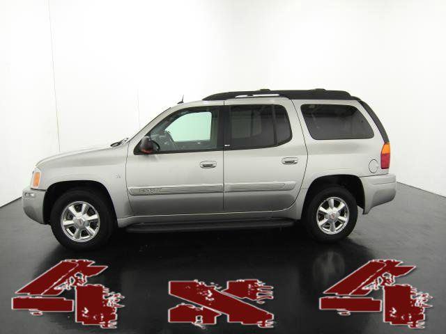 GMC Envoy XL 2004 photo 2