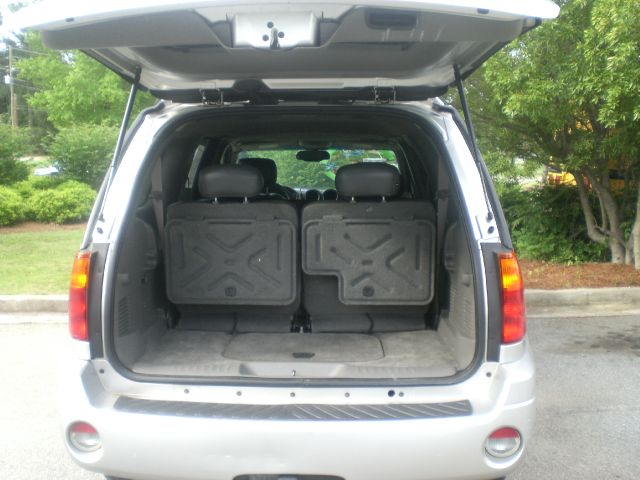 GMC Envoy XL 2004 photo 32