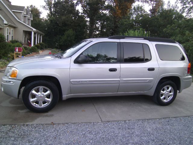 GMC Envoy XL 2004 photo 1