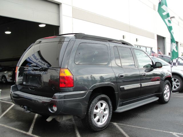 GMC Envoy XL 2004 photo 3