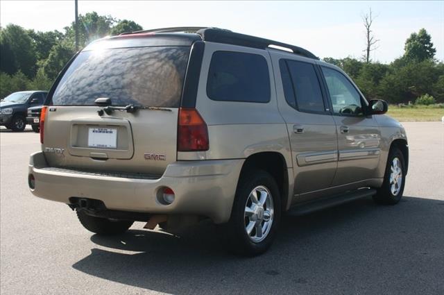 GMC Envoy XL 2004 photo 2