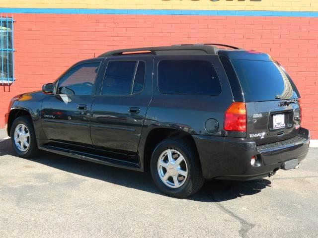 GMC Envoy XL 2005 photo 2