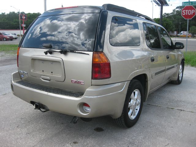 GMC Envoy XL 2005 photo 2