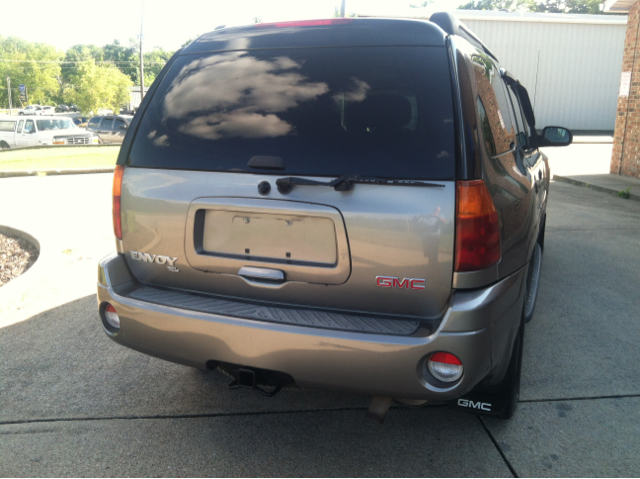 GMC Envoy XL 2005 photo 1