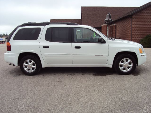 GMC Envoy XL 2005 photo 1