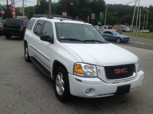 GMC Envoy XL 2005 photo 2